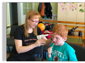 ...und wir misstrauisch beäugt