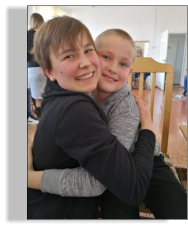 ....auch eine Umarmung schenkt Freude.